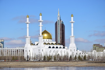 Fototapeta na wymiar View of the Nur Astana mosque in Astana, capital of Kazakhstan