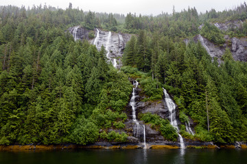 Obraz premium Misty Fjords Waterfall