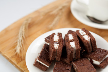 simple besquit composition close up