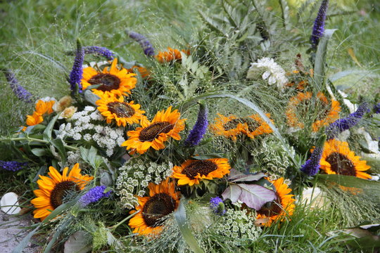 Trauerkranz mit Sonnenblumen