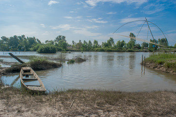 Tree dry views midstream and natural.