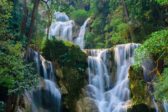  Kuang si waterfall