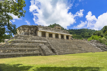 密林に眠る・マヤ文明のパレンケ遺跡