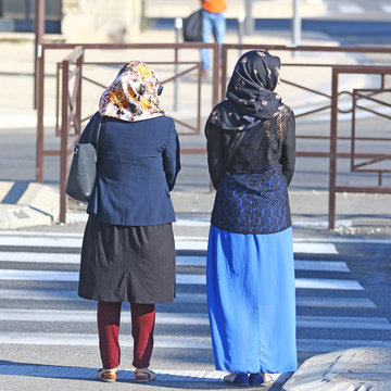 Femmes voil&eacute;es