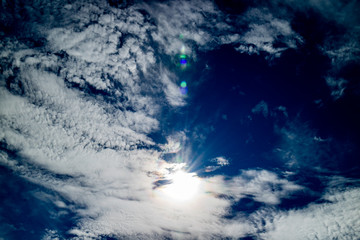 青空と雲と太陽