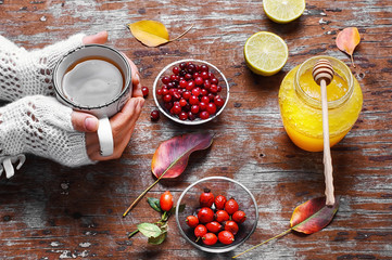 remedy from berries and honey