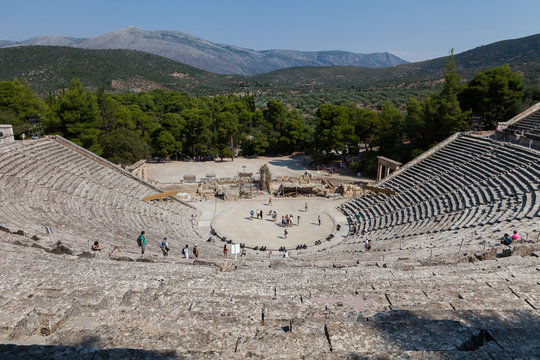Ruines du th&eacute;&acirc;tre antique d'Epidaure