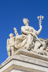 Fototapeta na wymiar Statue à Versailles