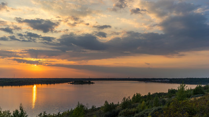 Naklejka premium Beautiful sunset above the Markkleeberger Lake, Leipzig, Germany