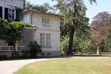 Fototapeta na wymiar manor lantz in duesseldorf