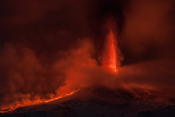 Fototapeta na wymiar Volcano Etna eruption