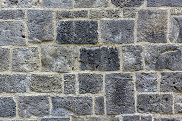 Mauer aus Naturstein