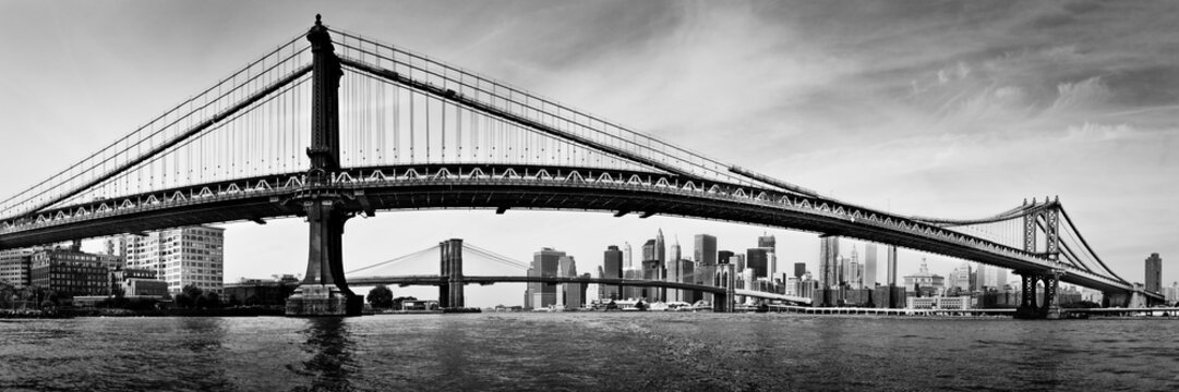 Manhattan bridge skyline black and white