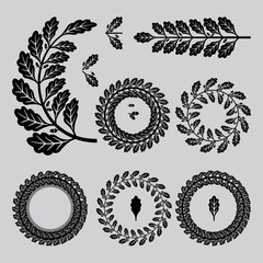 The wreaths of oak leaves, symbols.