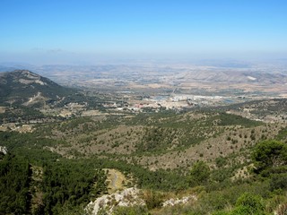 Fototapeta na wymiar view from Sierra del Reconco Alicante to Biar and Villena