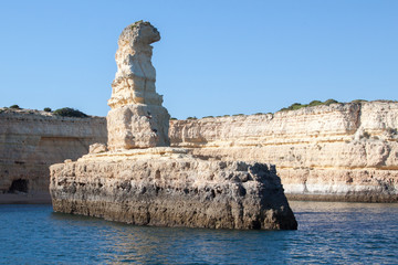 Felsformation im Meer
