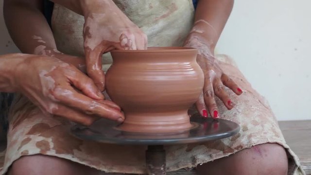 pottery lesson HD