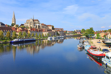 Auxerre, bords de l'Yonne, abbaye Saint-germain,   Bourgogne-Franche-Comté, 