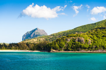 Obraz premium Beautiful seascape with a mountain of Le Morne Brabant in the background. Mauritius Island