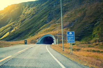 Papier Peint photo Tunnel Entrée du tunnel Nordkapp, Norvège