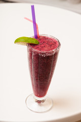 Berry cocktail with lime