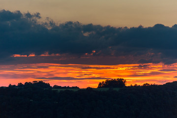 Romantischer Sonnenuntergang am Rande der Schwäbischen Alb