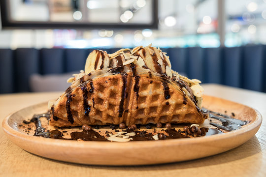 Nutella Puff Parfait Banana With Chocolate On Wooden Tray