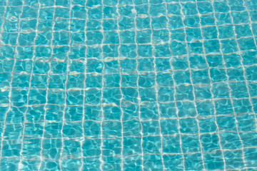 Water flow in swimming pool
