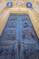 Access door to the basilica of St. George, Gozo, Malta (super wi - obrazy, fototapety, plakaty