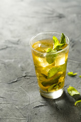 Ice apple tea with mint
