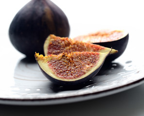 ripe figs on a plate