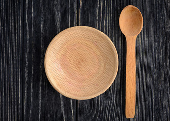 Wooden plate and a wooden bowl