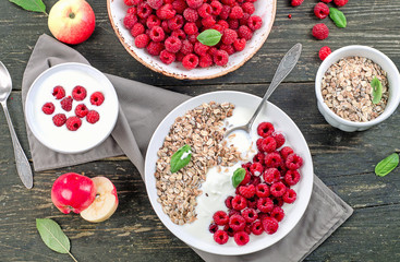 Muesli, yogurt and raspberries