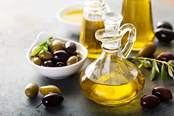 Fototapete Rund Olive oil in vintage bottles © fahrwasser