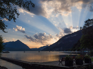 puesta de son en Interlaken Suiza, en el camping Manor Farm I, lago Thunersee OLYMPUS DIGITAL CAMERA