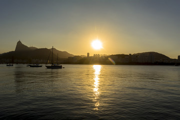 グアナバラ湾へ沈む夕陽