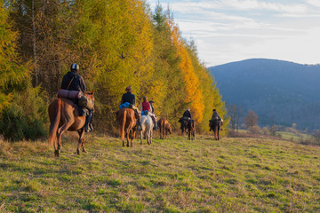 Jesienny rajd konny w Bieszczadach