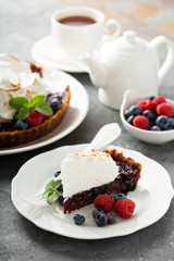 Berry tart with meringue