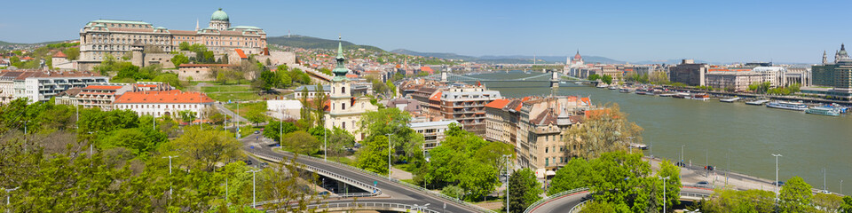 Fototapeta na wymiar Panoramic view of Budapest in the morning