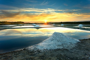 Fototapeta premium marais salants de Guérande ou Noirmoutier