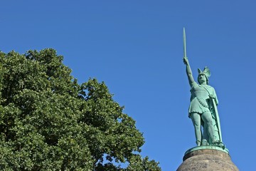 Das Hermannsdenkmal im Teutoburger Wald 
