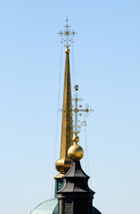Fototapeta na wymiar golden cross over russian church