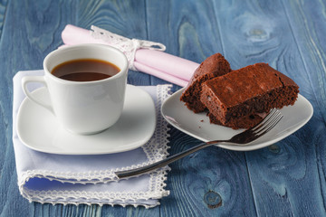 capuccino and chocolate brownie