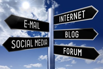 Obraz premium Signpost with 5 arrows - Internet, e-mail, blog, social media, forum.