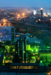 Obraz premium Night view of industrial metallurgical plant