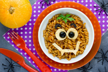 Pasta bolognese on Halloween party, fun recipe for kids to dinner