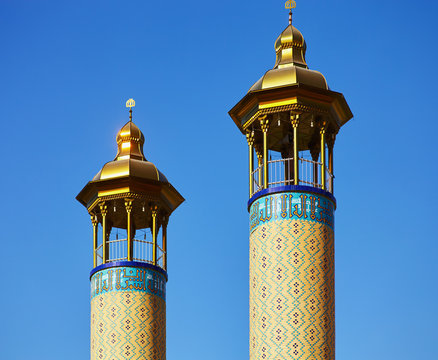 shahe cheragh hole shrine