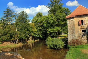 Vieux pont à St jean de Côle.