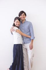 並んで立つ男女