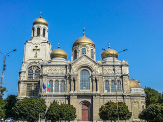 Fototapeta na wymiar The Assumption Cathedral of Modern Byzantine style with golden domes, Varna, Bulgaria